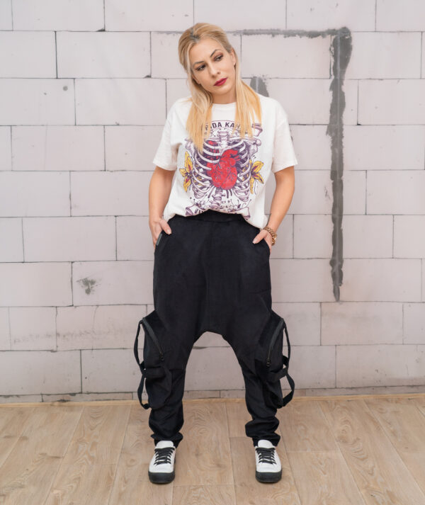 Дамски потур VIBE от джинсов плат с големи карго джобове и активни ципове черен S-5XL